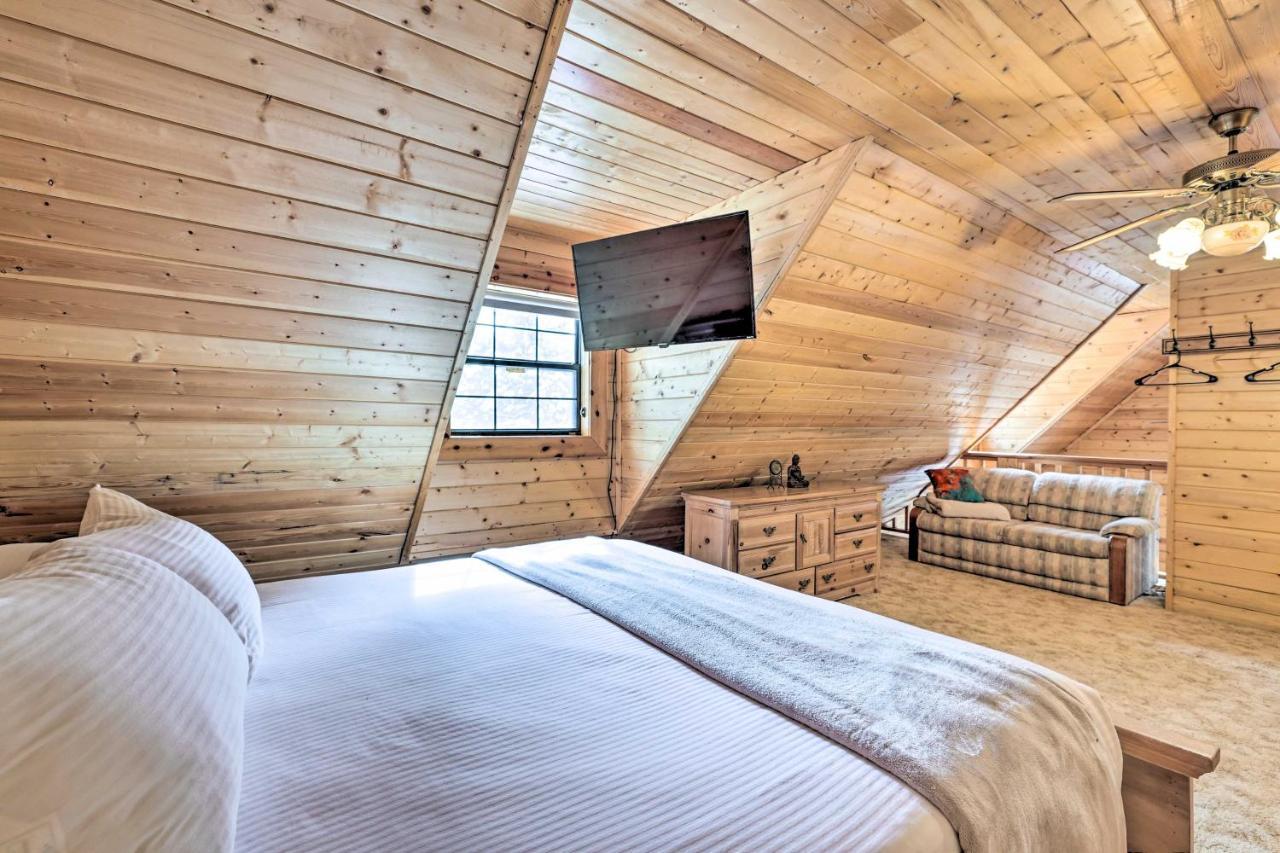 Rustic Duck Creek Village Cabin With Fire Pit! Exterior foto